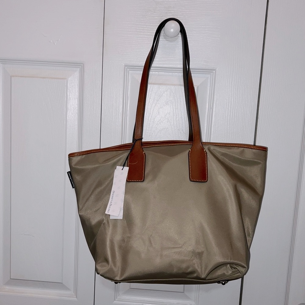 Dooney and Bourke Stylish Tan Tote Bag - Picture 2 of 3